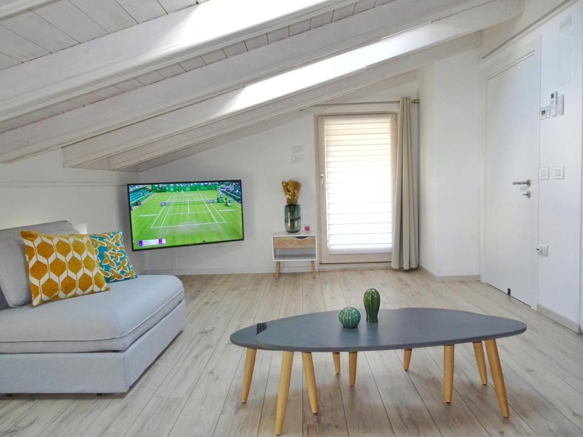 Antica Casa Alboletta Appartement Riva del Garda Buitenkant foto